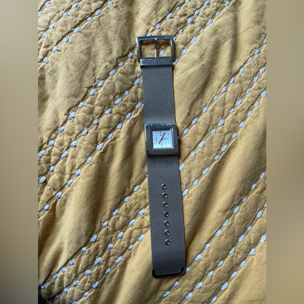 DKNY silver mesh belted watch. Y2K eta. Chunky and cool!